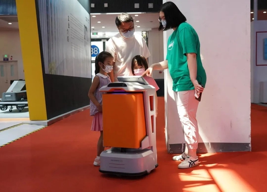 【行業新聞】30多款機器人新品首發 你想要個什么樣的?